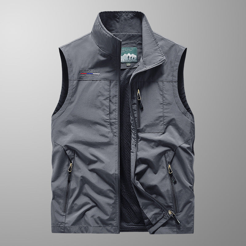 Outdoor Casual Vest Men's Spring And Autumn Thin Multi-pocket and easy to pack for your travel needs